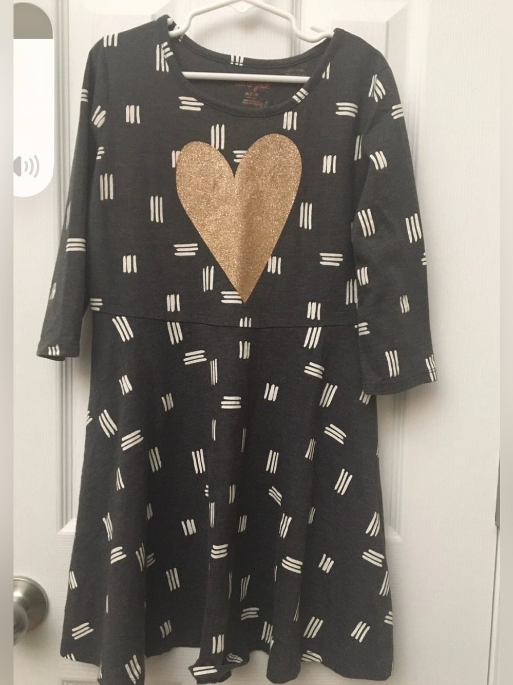 Cat & Jack Girls Dress Size M 7/8 Gray with Gold Heart